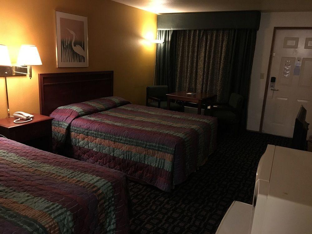 Oyo Woodland Hotel And Suites Eksteriør bilde